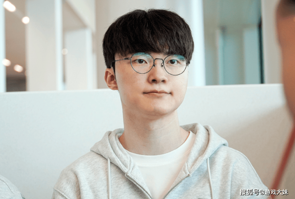 LOL官方再次发文强调,faker就是传奇选手,地位无人能撼动